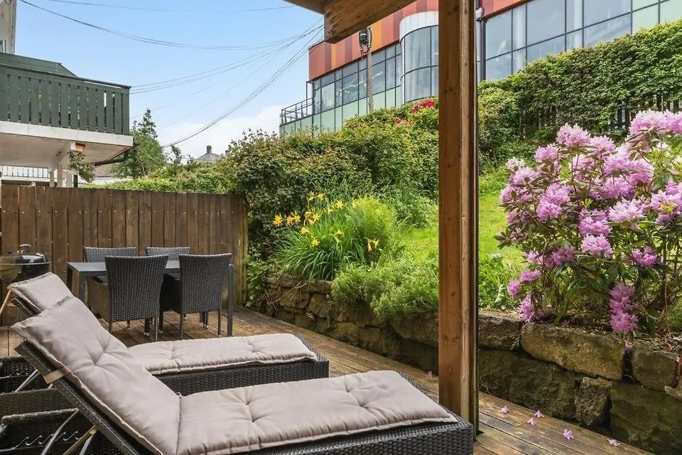Urban Retreat, Traditional Wooden House In Bergen