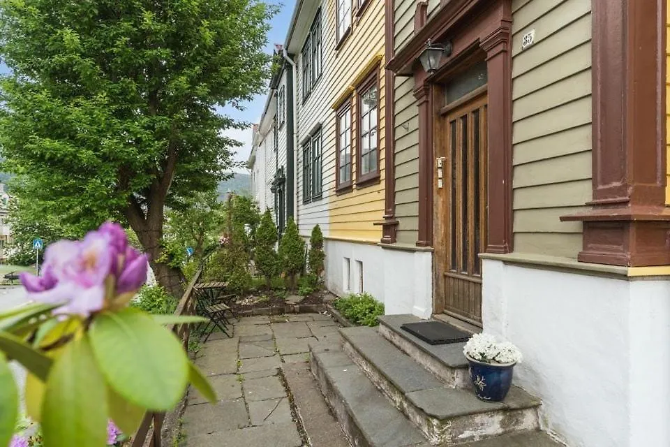 Urban Retreat, Traditional Wooden House In Bergen Noruega