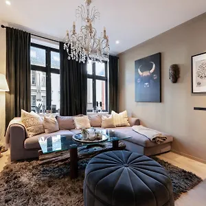 Modern 2nd-floor Luxury Bergen