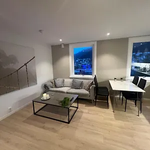 Modern With Free Parking Bergen